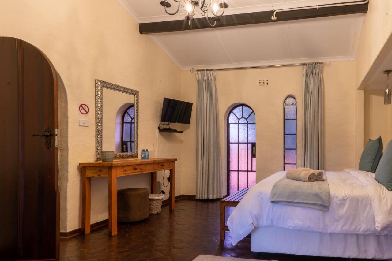 Airport Tower Lodge كمبتون بارك المظهر الخارجي الصورة