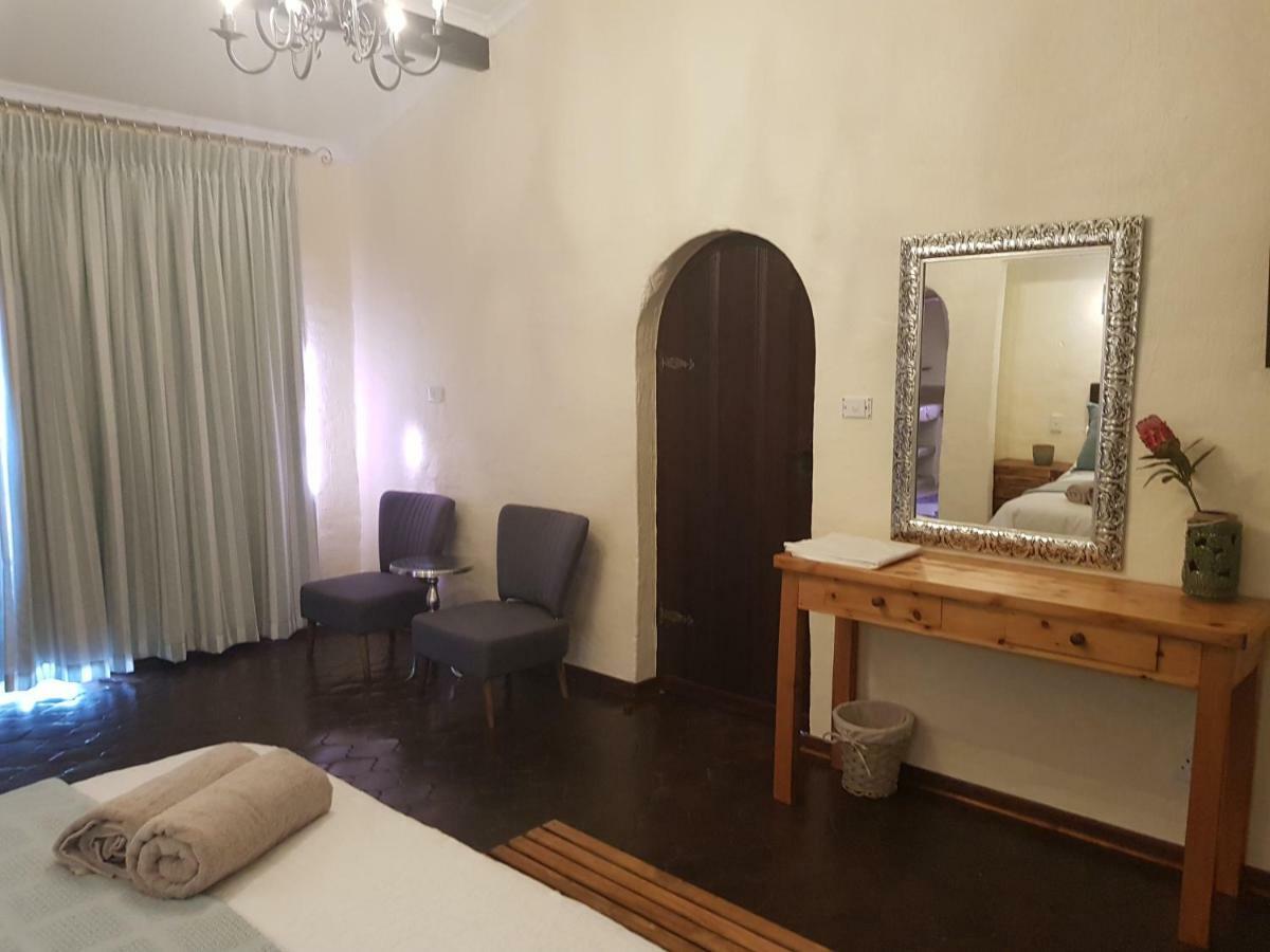 Airport Tower Lodge كمبتون بارك المظهر الخارجي الصورة