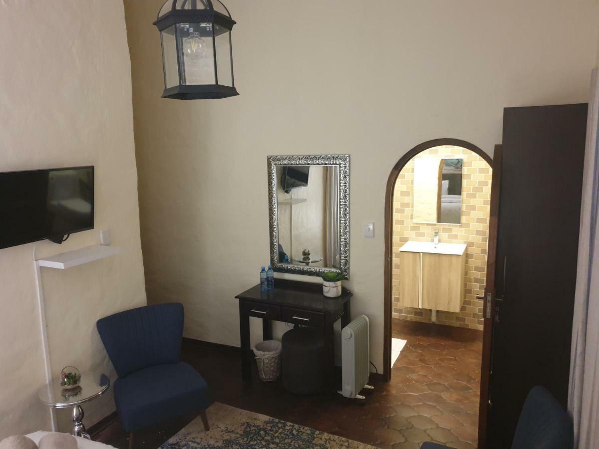 Airport Tower Lodge كمبتون بارك المظهر الخارجي الصورة