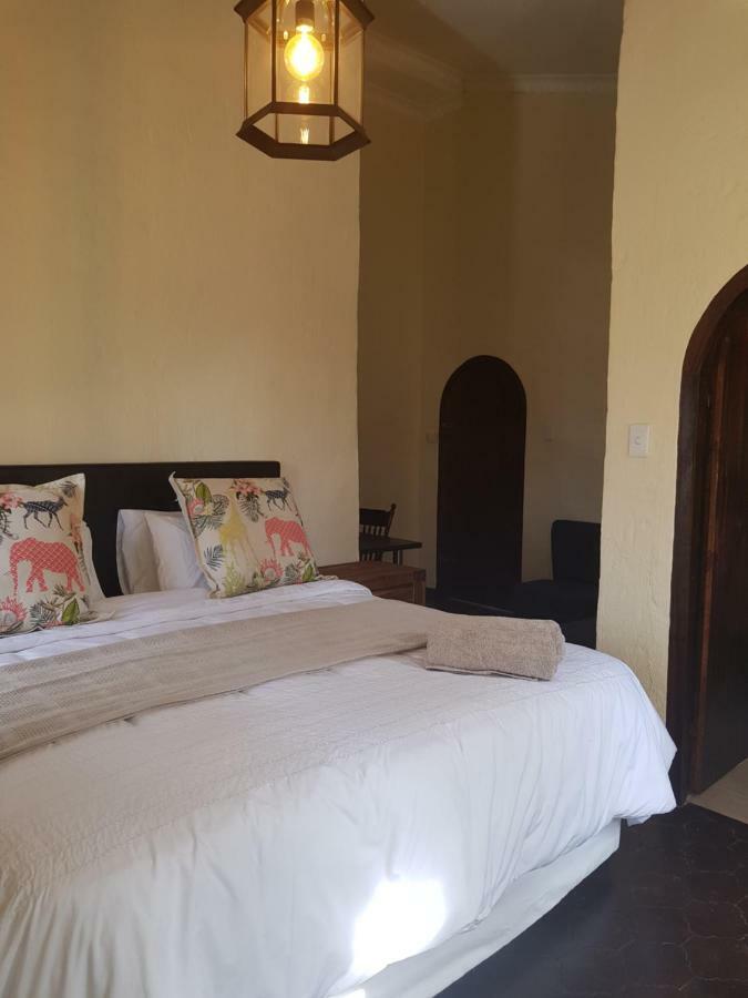 Airport Tower Lodge كمبتون بارك المظهر الخارجي الصورة
