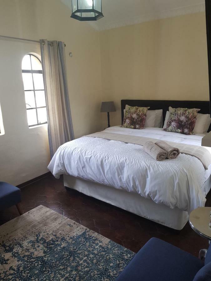 Airport Tower Lodge كمبتون بارك المظهر الخارجي الصورة